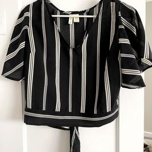 Flutter sleeve open tie back crop top